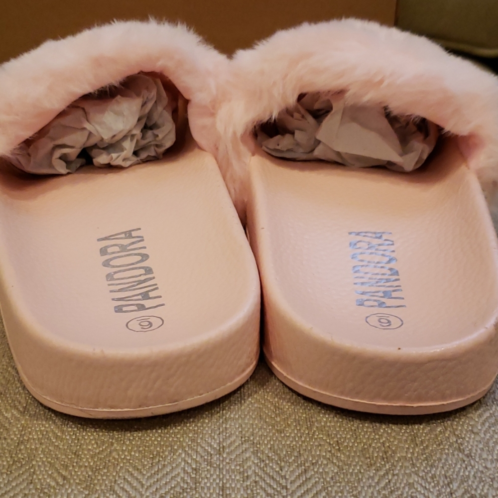 *New*Pink Faux Fur Slides Sandals,*GREAT REVIEWS!* - Picture 3 of 4